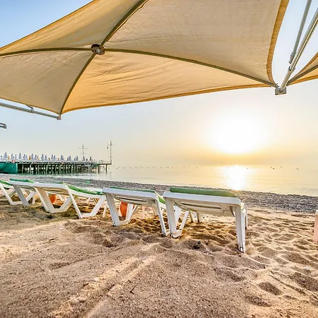 Amara Club Marine Nature